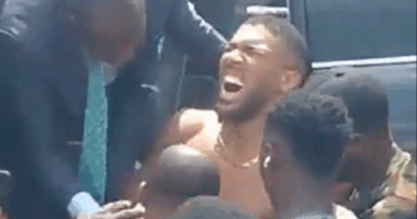 Anthony Joshua latest: Boxer ‘badly shaken’ after two killed in car crash in Nigeria