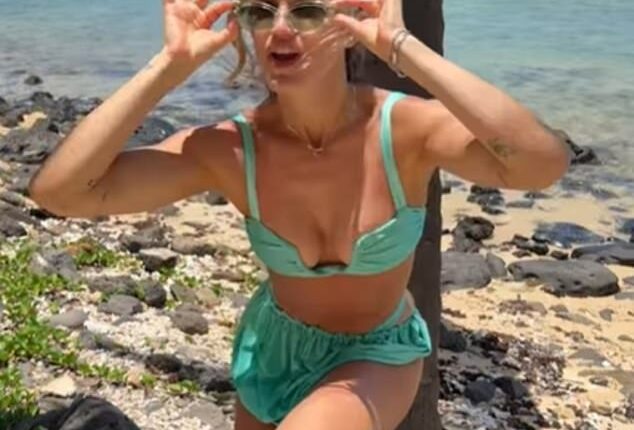 Ashley Roberts is seeing 2025 out in style. The Pussycat Doll, 44, is soaking up the sun in Mauritius and took to Instagram on Tuesday to give fans an insight into her tropical holiday