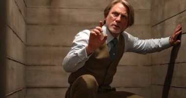 Daniel Craig's New Knives Out Movie Sees 40% Dip From Glass Onion Despite Topping Netflix Charts