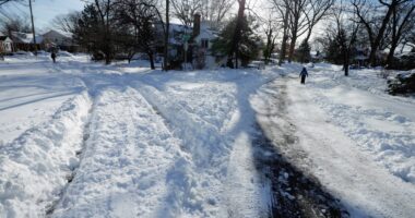 Don’t bet on lots of hiring and new jobs in 2026 — or lots of layoffs, either