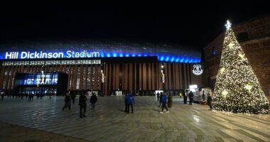Everton vs Arsenal - Premier League LIVE: Latest score, team news and updates as the Gunners look to seal top spot for Christmas plus updates from Leeds vs Crystal Palace