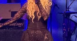 Russell Crowe proved he still is on very good terms with his ex-wife as they reunited for a music gig at Sydney's Enmore Theatre