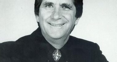 The Australian music industry is in mourning following the death of iconic singer Warren Williams, who died on Sunday aged 85, after a long health battle