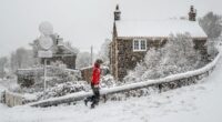 Heavy snow set to hit UK as Met Office issues New Year weather warning