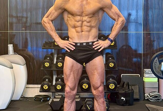 Cristiano Ronaldo has showed off his incredible physique aged 40 - after a sauna session!