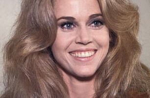 AI photos have imagined what Jane Fonda would look like if she had not had any cosmetic enhancements. She's seen in 1963