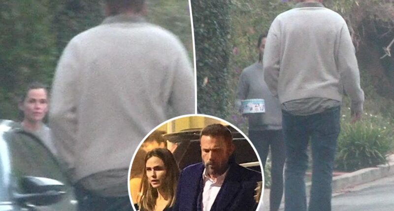 Jennifer Garner enjoys rare outing with boyfriend after awkward reunion with Ben Affleck, Jennifer Lopez
