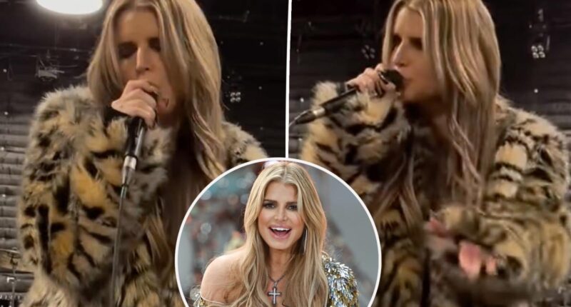 Jessica Simpson debuts dramatic ‘hot chocolate brunette’ hair transformation