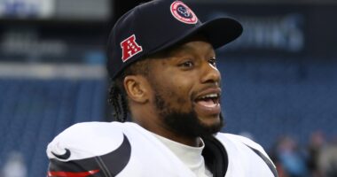 Joe Mixon Makes Strong Comments About Texans Teammates