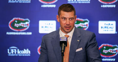 Celebrity Net Worth logo