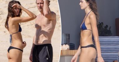 Kaia Gerber wears mismatched bikini in Mexico with Lewis Pullman