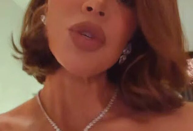 The Kardashians have once again opted to do a more low-key Christmas party instead of their traditional extravaganzas