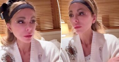 Kate Beckinsale addresses her weight loss as she breaks down in tears over 'really hard year'