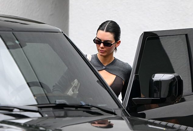 Kendall Jenner, 30, could be bringing the glitz later tonight, but she certainly made sure to find the time for one last workout on New Year's Eve