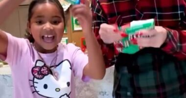 Khloe Kardashian¿s daughter True has shown her enthusiasm for food prep in another video posted to Instagram.