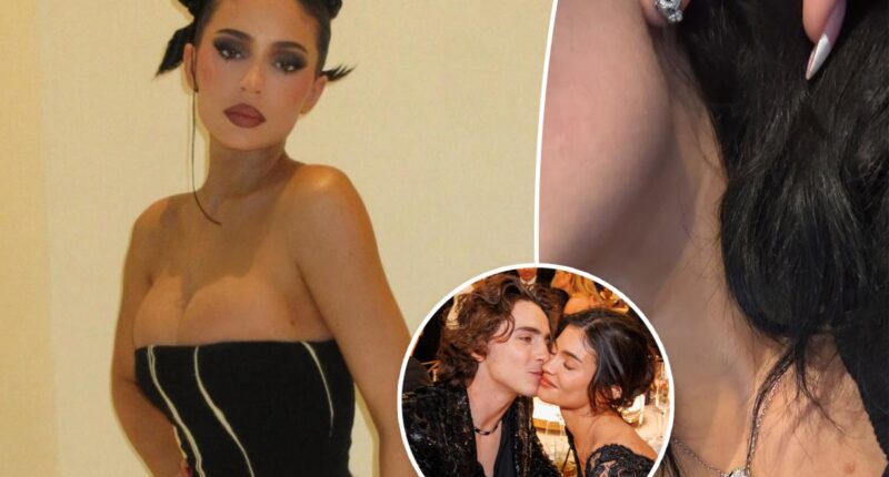 Kylie Jenner wears $57K in Cartier jewelry on Christmas after sweet Timothée Chalamet shoutouts