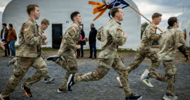 soldiers running