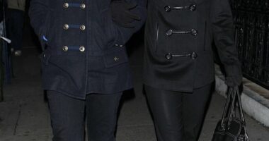 Tatiana Schlossberg (left), passed away Tuesday morning at age 35, weeks after revealing she was diagnosed with terminal cancer last year. She is seen with her mother Caroline Kennedy in Manhattan as a teen in 2006