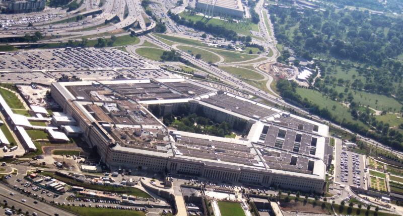 Pentagon Cuts Off Routine Contact with Germany on Ukraine Amid Peace Push.