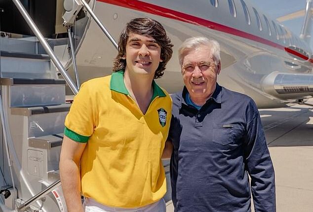 Ancelotti poses for a photo with Diego Fernandes, the entrepreneur who brokered the deal