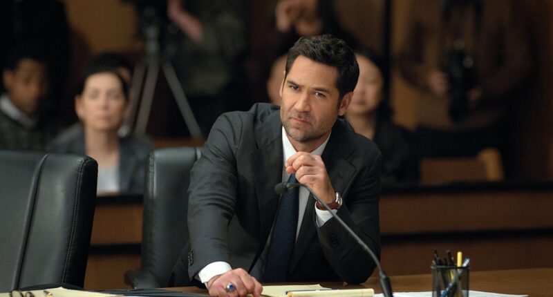 The_Lincoln_Lawyer_n_S4_E10_00_35_39_07R