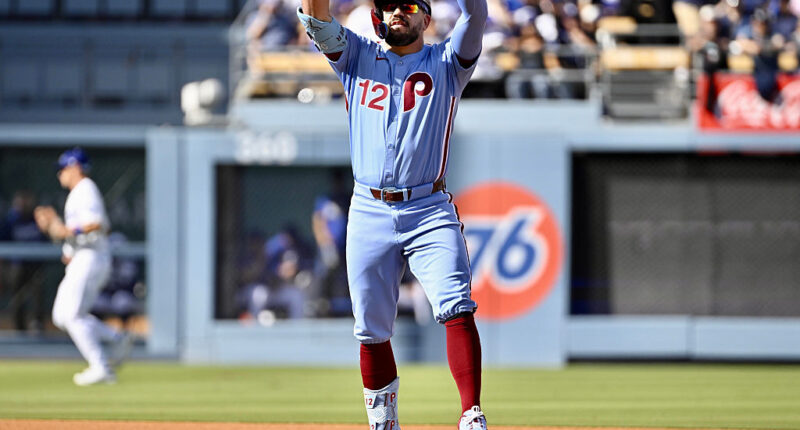 Celebrity Net Worth logo