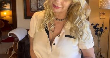 Perth-based matchmaker Louanne Ward (pictured), who regularly shares no-nonsense dating advice, says the holidays have a way of lowering our guard and amplifying our emotions