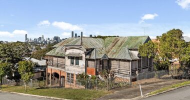 A long-abandoned home at 31 Perrott Street, Paddington in Brisbane was recently sold to new owners