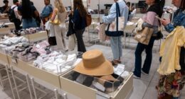 U.S. economy grew 4.3% before government shutdown, GDP shows, in biggest gain in 2 years