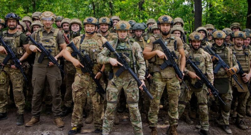 Ukrainian POWs ‘being systematically executed’ by Russia, says top commander