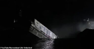 Youtuber and narrowboat owner Paul Smith-Storey captured the moment a boat was dragged towards the sinkhole