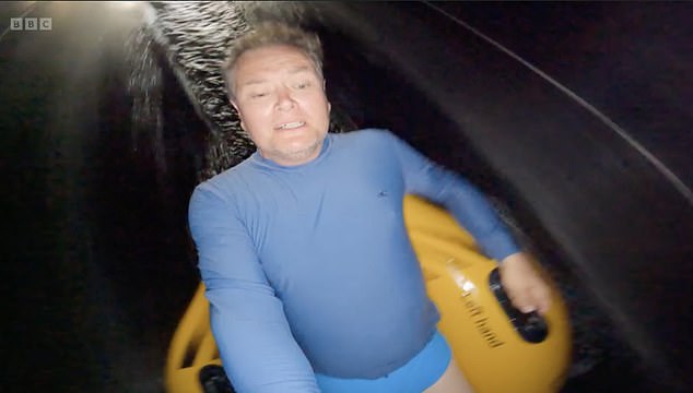 Fans have already declared that Alan Carr has made one of the TV moments of the year, less than a week into the new year