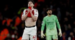 Arsenal suffered another disappointing result on Sunday, losing 3-2 at home to a resurgent Manchester United