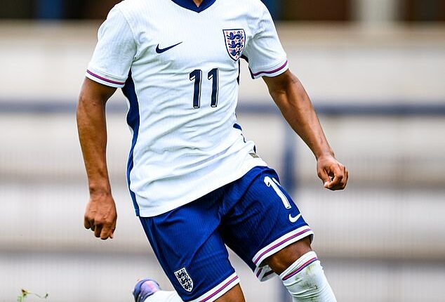 Barcelona are confident of reaching an agreement with Norwich City for teenager Ajay Tavares