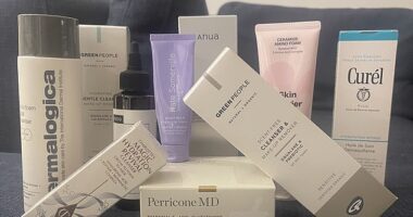 We whittled down dozens of cleansers to our favourites across a range of brands, price points and formulas - all of which are tailored towards dry skin