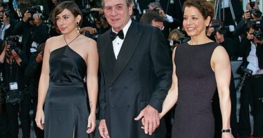 A 911 call reporting the death of Victoria Jones (furthest left beside father Tommy and mother Victoria) described her as having suffered a possible overdose