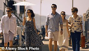 Emma Stone, Selena Gomez, Robin Wright and more prove the BOB is the red-hot hair trend at the Golden Globes