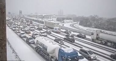 Motorists in the French capital were stuck in a record breaking 1,000km traffic jam yesterday. The long queues of vehicles were way larger than the usual peaks of some 300km which the Il-de-France region's roads are use to