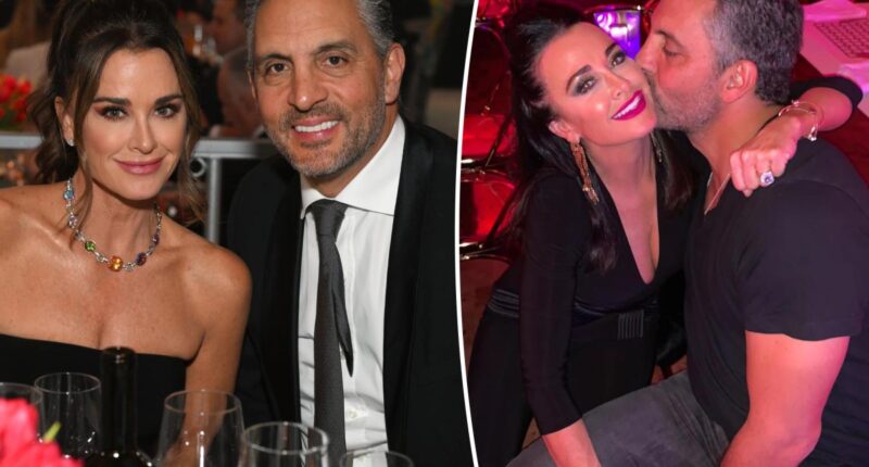 Exes Kyle Richards and Mauricio Umansky 'touchy and warm' at starry NYE bash