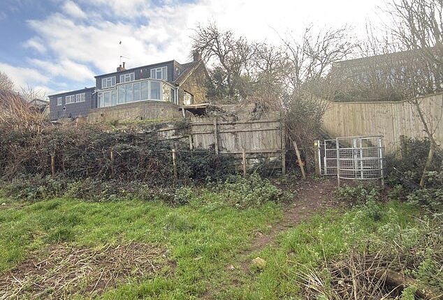 US TV star Kelsey Grammer has been accused of abandoning his seaside home in Somerset