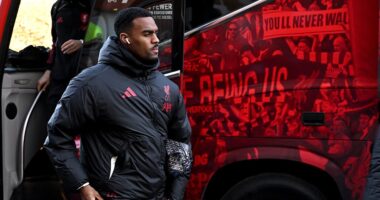 Fulham vs Liverpool - Premier League LIVE: Latest score, team news and updates as Arne Slot's side take on The Cottagers plus updates from the other 3pm games including Newcastle vs Crystal Palace