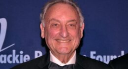 Celebrity Net Worth logo