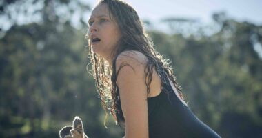 Hulu's 10/10 Bingeable Thriller With 90% On Rotten Tomatoes Is Only 8 Episodes