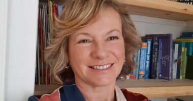 According to award-winning divorce coach Jennie Sutton, there are usually subtle signs in the months leading up to a split that you may have overlooked