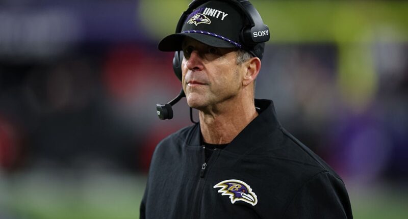 Celebrity Net Worth logo