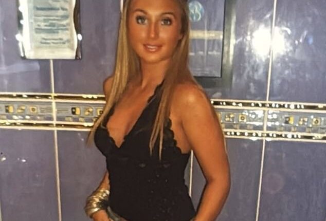 Lauren Goodger looked unrecognisable in a series of teenage throwback photos as she reflected on a time when ¿things were less complicated'