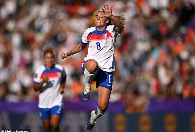 Lionesses midfielder Georgia Stanway will leave Bayern Munich at the end of the season when her contract expires, the club has confirmed