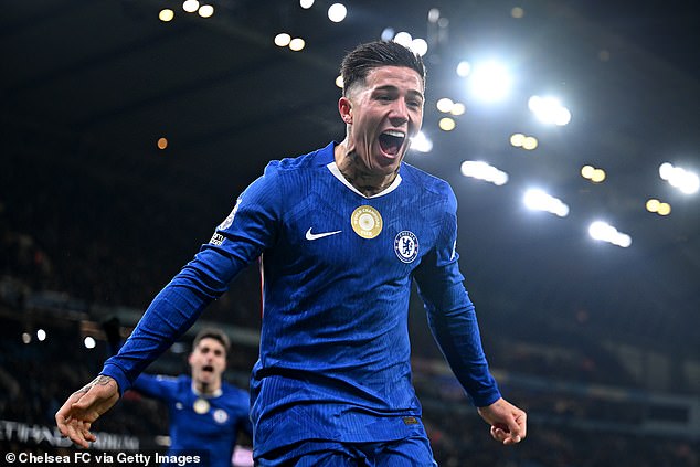 Enzo Fernandez netted a late equaliser to hand managerless Chelsea a 1-1 draw at Man City