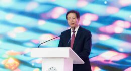 Micron’s stock gets an $8 million vote of confidence from this industry veteran