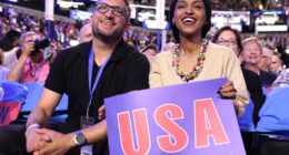 Celebrity Net Worth logo